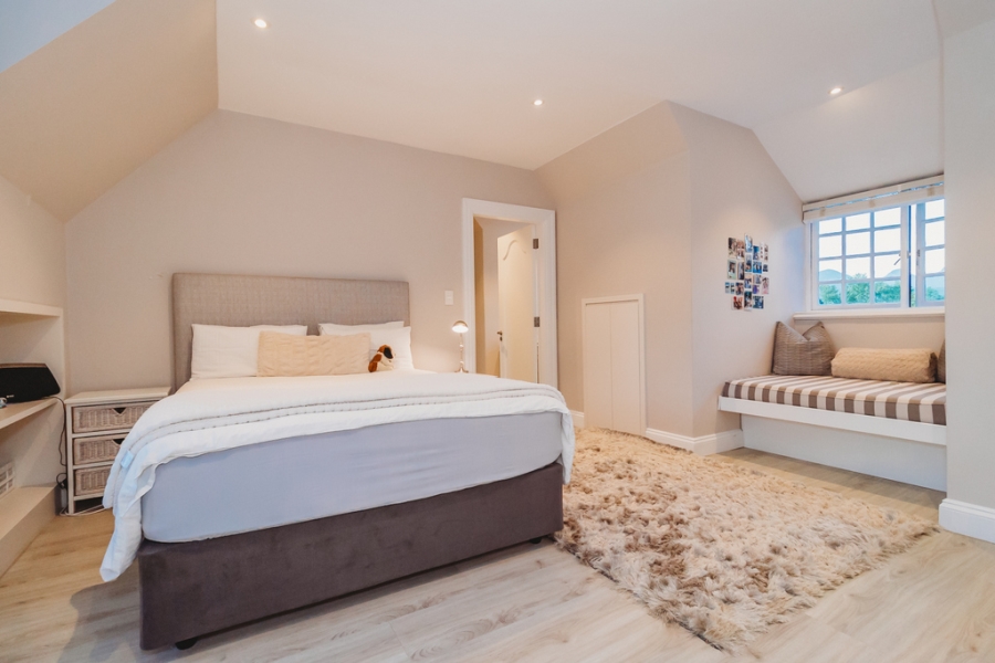 5 Bedroom Property for Sale in Glenwood Western Cape